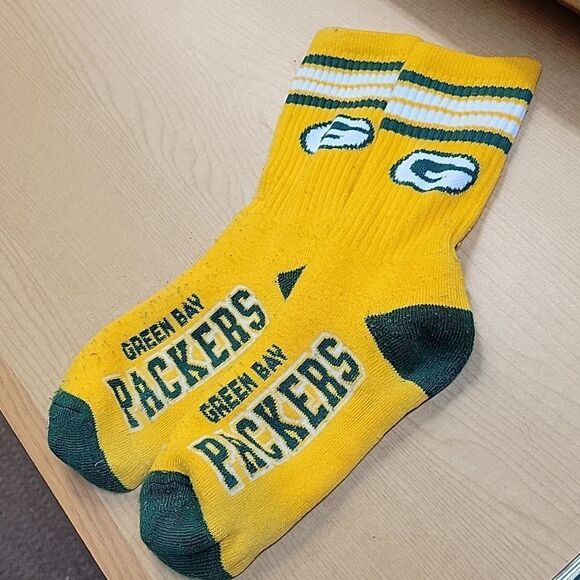 Green Bay Packers Pillow, Socks, And Slippers - Picture 2 of 9